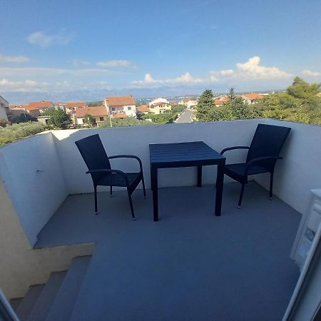 One Bedroom Loft Apartment With Nice View Nin Kültér fotó