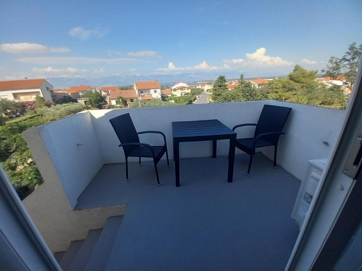 One Bedroom Loft Apartment With Nice View Nin Kültér fotó